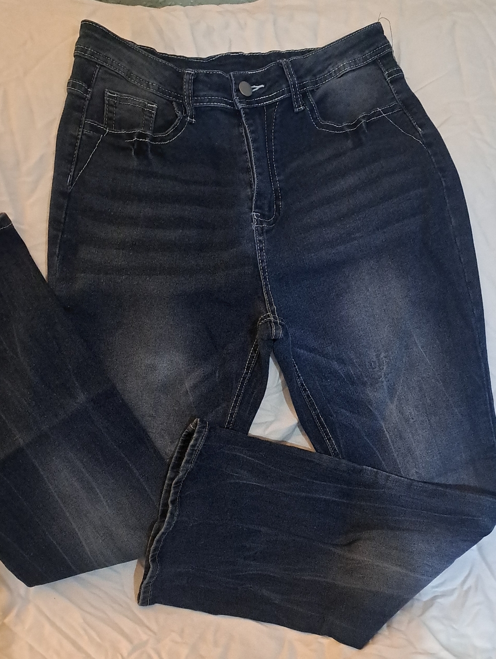 Women’s Dark Wash High-Rise Jeans - Classic Stretch Denim